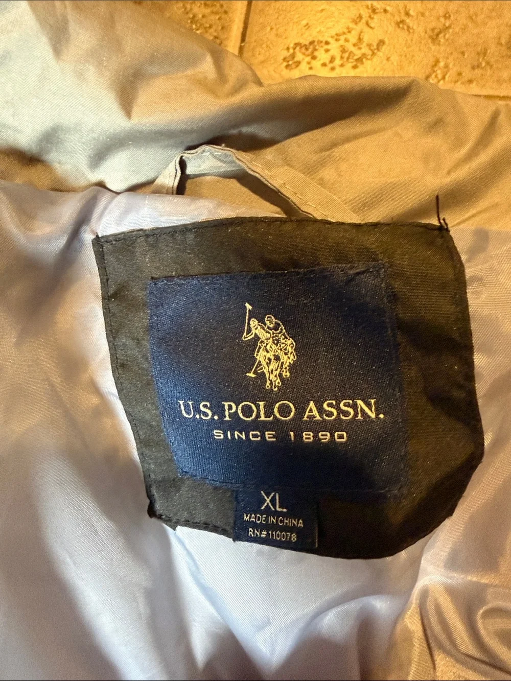 U.S. Polo Assn. Men’s Black and Light Gray Puffer Vest Size XL